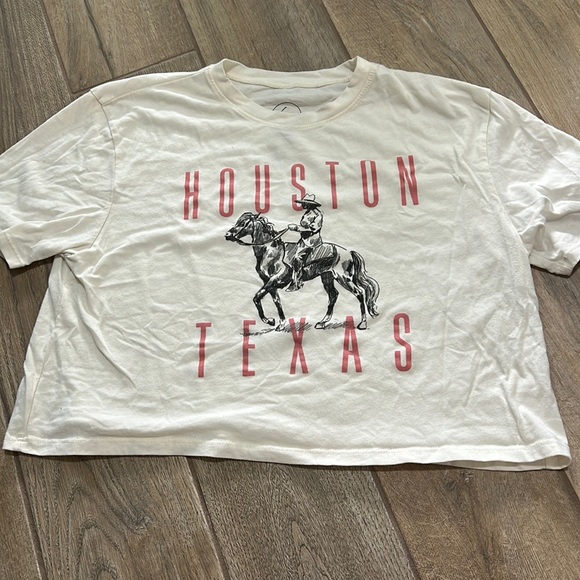 3/$15 HTX crop top T - Picture 2 of 4